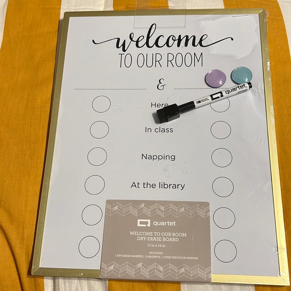 New Quartet WELCOME TO OUR ROOM Dry-Erase Board 11"x 14" Marker 2 Magnets Hanger